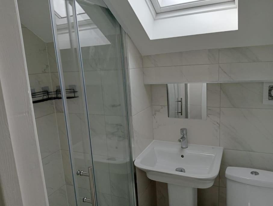 Roovi'S Nest Villa Nottingham Exterior foto