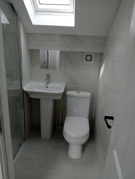 Roovi'S Nest Villa Nottingham Exterior foto